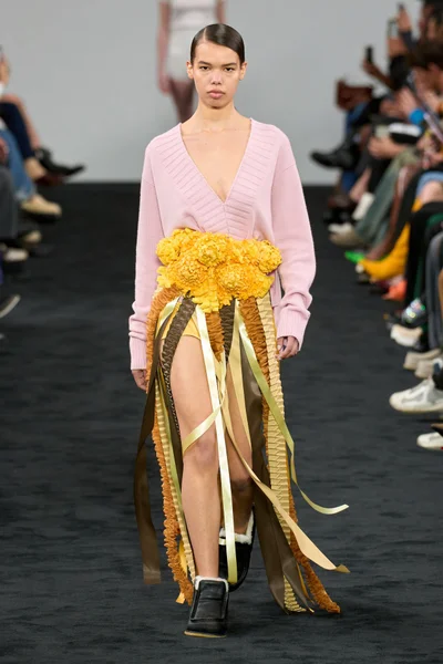 Look 14